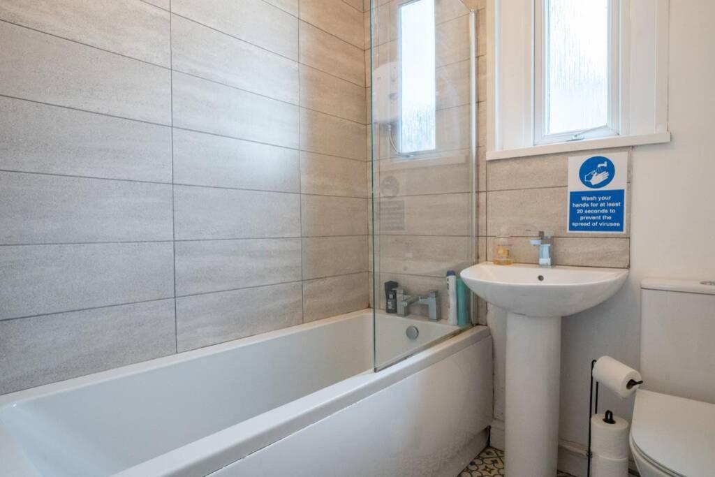 Phenix Central - Huge 3 Bed, Super Equipped Apartment. Cardiff Esterno foto